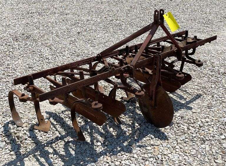 Dearborn model 132 2row 3pt cultivator Schneider Auctioneers LLC