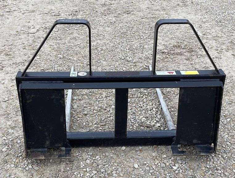 Skid steer quick attach double bale spear Schneider Auctioneers LLC