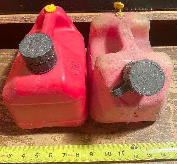 Small Gas Cans Sherwood Auctions