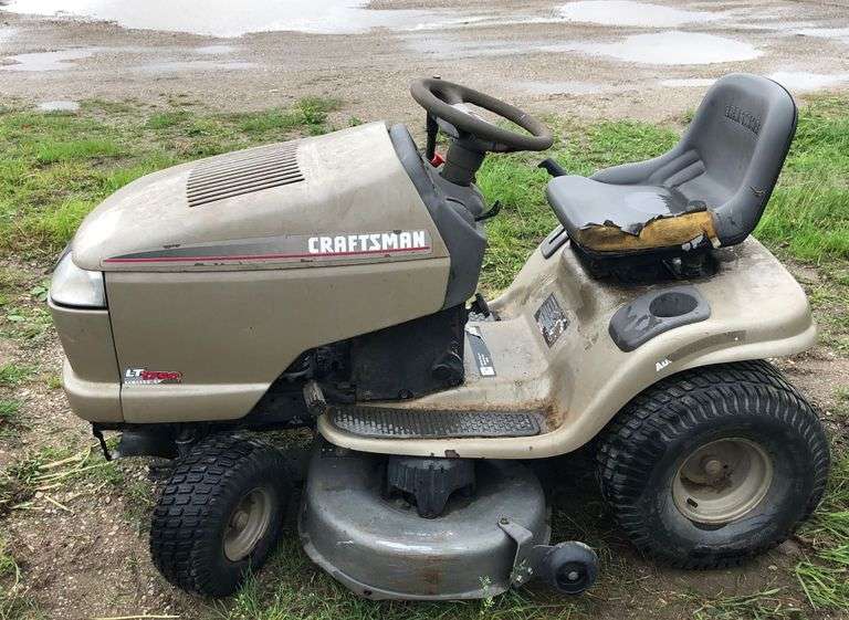 Craftsman Lawn Tractor (Engine Runs) - Sherwood Auctions