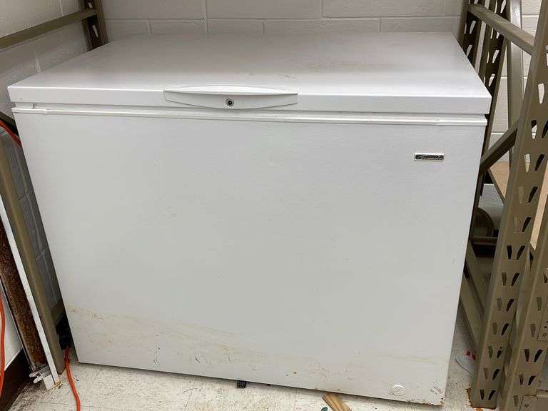Kenmore Heavy Duty Chest Freezer 35”T, 43”W, 29”D Sherwood Auctions