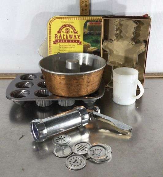 Cake Pans, Cookie Cutter, Biscuits Presser and More! Sherwood Auctions