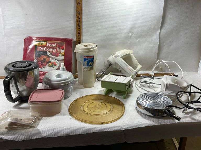 Hand Mixers, Storage Containers Sherwood Auctions