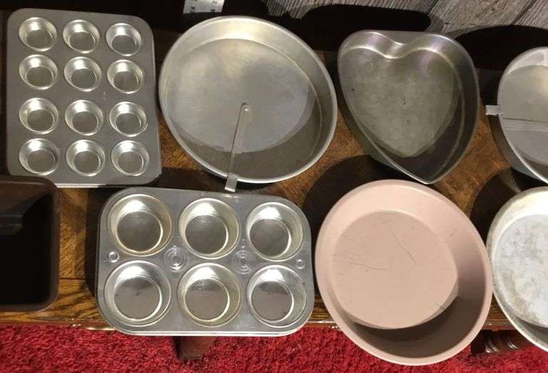 Assorted Baking Pans Sherwood Auctions