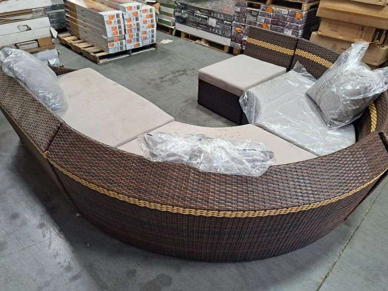 Wicker outdoor furniture set Sierra Auction Management Inc