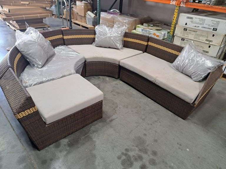 Wicker outdoor furniture set Sierra Auction Management Inc