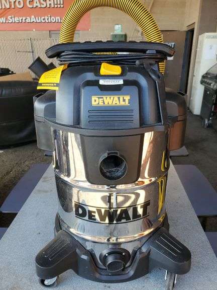DeWalt Shop Vac - Tested and Working - Sierra Auction Management Inc