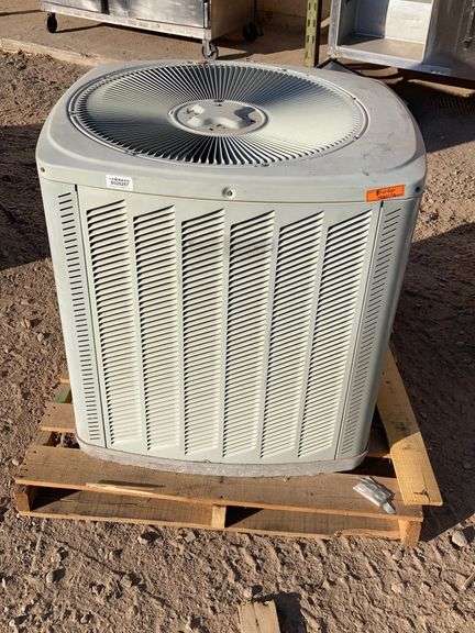 Trane Commercial Air Conditioning Unit - Sierra Auction Management Inc
