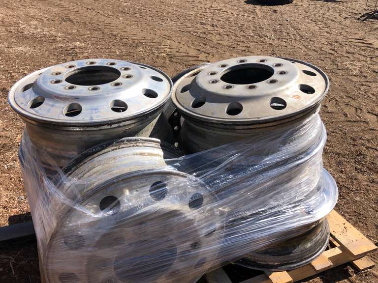 8 24.5 Aluminum Alcoa wheels Smith Sales Co. Auctioneers