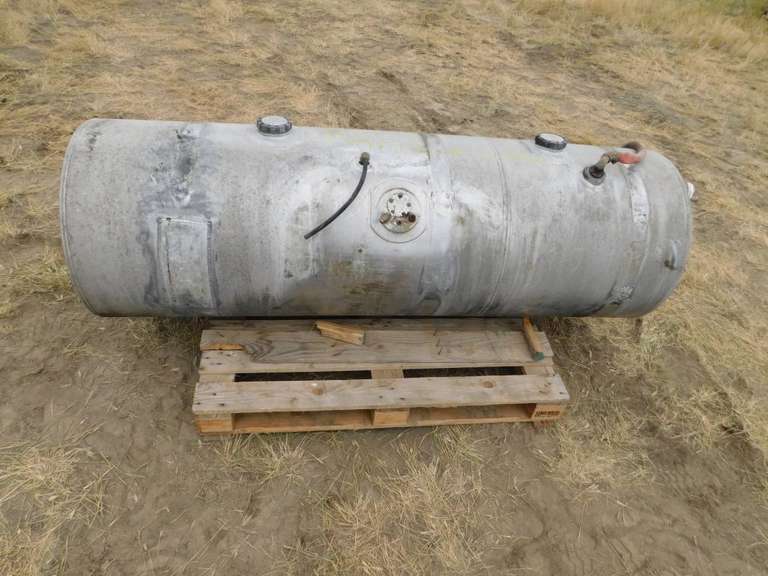 2 - Fuel Tanks - Smith Sales Co. Auctioneers