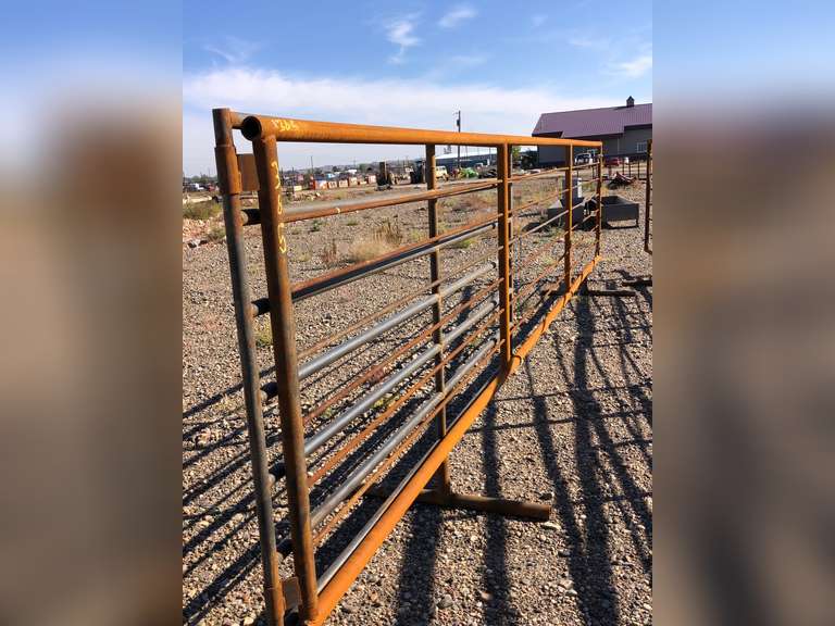 24 ft. Panel w/ 10 ft. Swing gate Smith Sales Co. Auctioneers