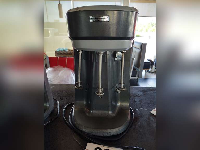 Hamilton Beach triple spindle commercial drink mixer South Auction