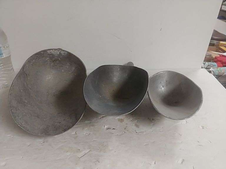 Different Sizes Scoops Trice Auctions