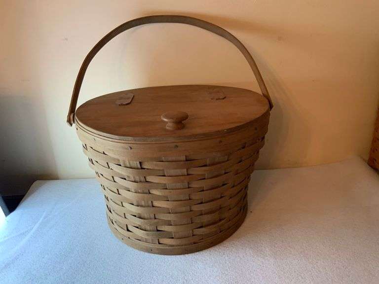 Longaberger Vintage Sewing Basket With Attached Lid Trice Auctions
