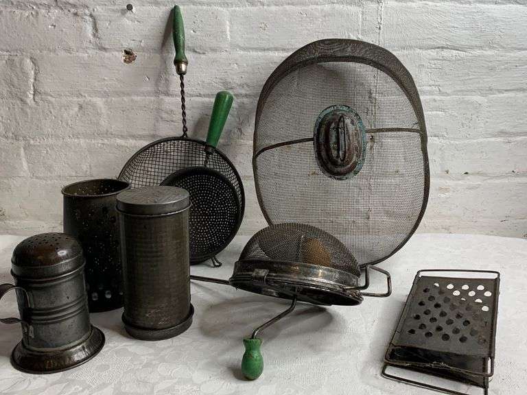 Lot of Vintage Metal Kitchenalia Tullochs Auctions