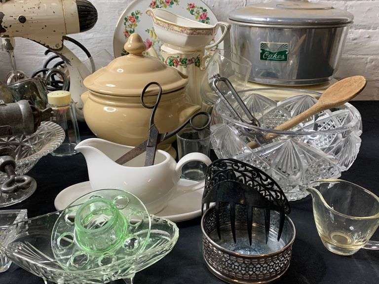Large Lot of Vintage Kitchenalia & Interesting Items Tullochs Auctions