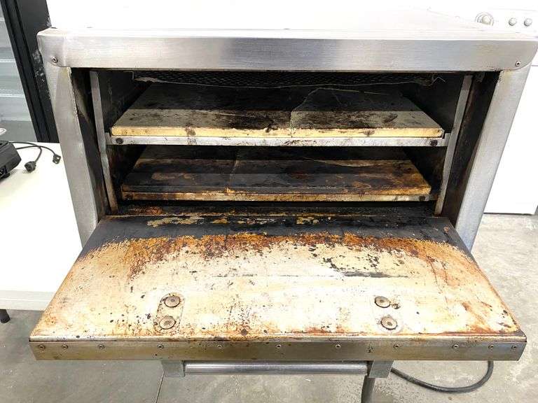 Bakers Pride P22S, 3,600 Watt Electric Countertop Pizza Oven, Double