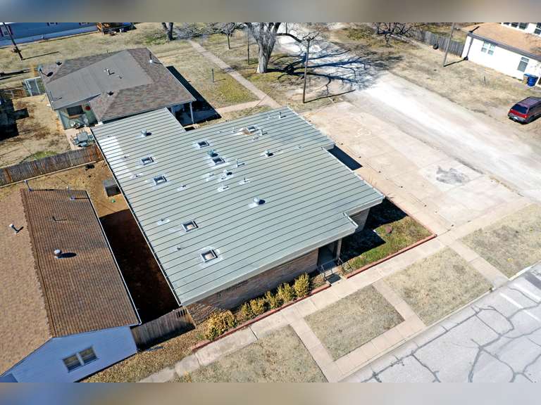 5 429 N. Linden, Belle Plaine, KS J.P. Weigand & Sons, Inc