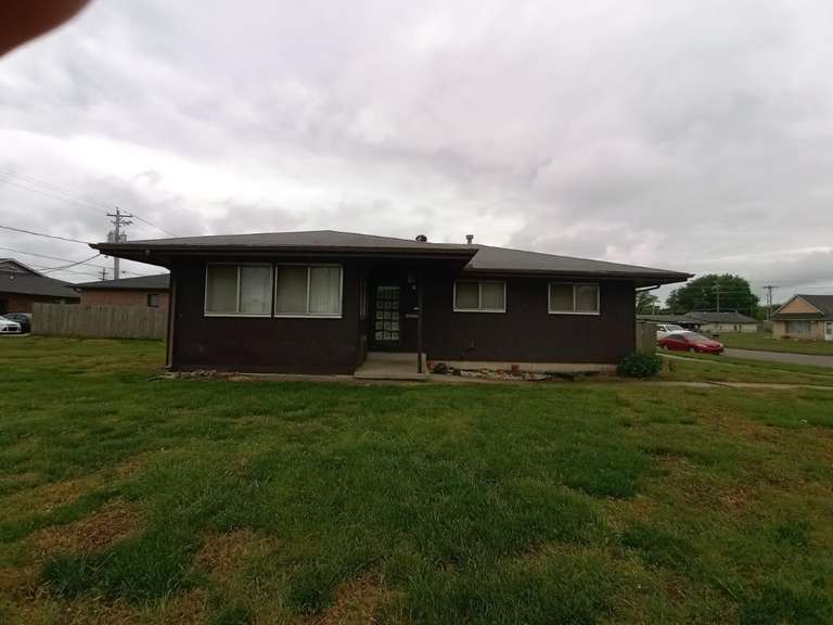 House & Lot, Winfield J.P. Weigand & Sons, Inc. Auction Division