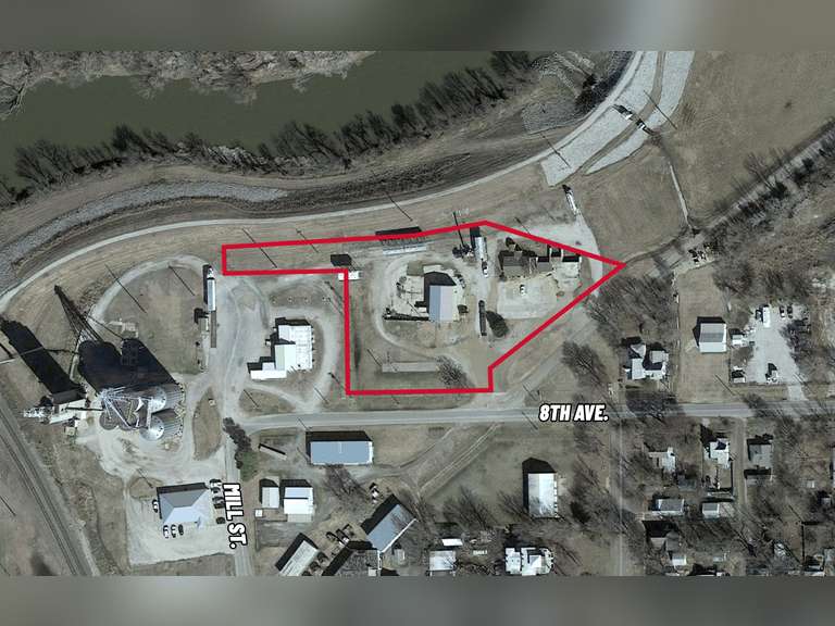 608 W. 8th, Winfield, KS J.P. Weigand & Sons, Inc. Auction Division