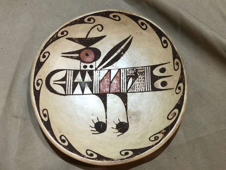 Decorative saucer Wolfe Auction & Realty, LLC