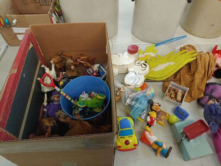 Assorted Toys, and More W. Yoder Auction