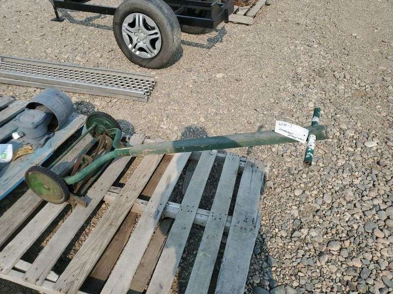 Vintage push mower - Yorkton Auction Centre