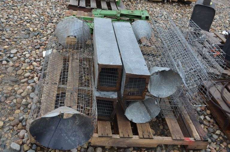 13 Muskrat Traps/Cages Yorkton Auction Centre