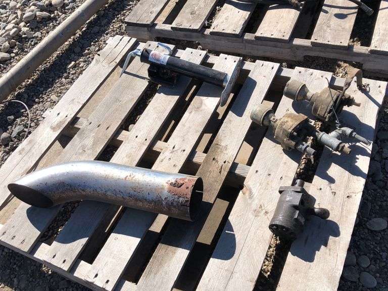 Chrome Exhaust Stack / Jack / Hydraulics Yorkton Auction Centre