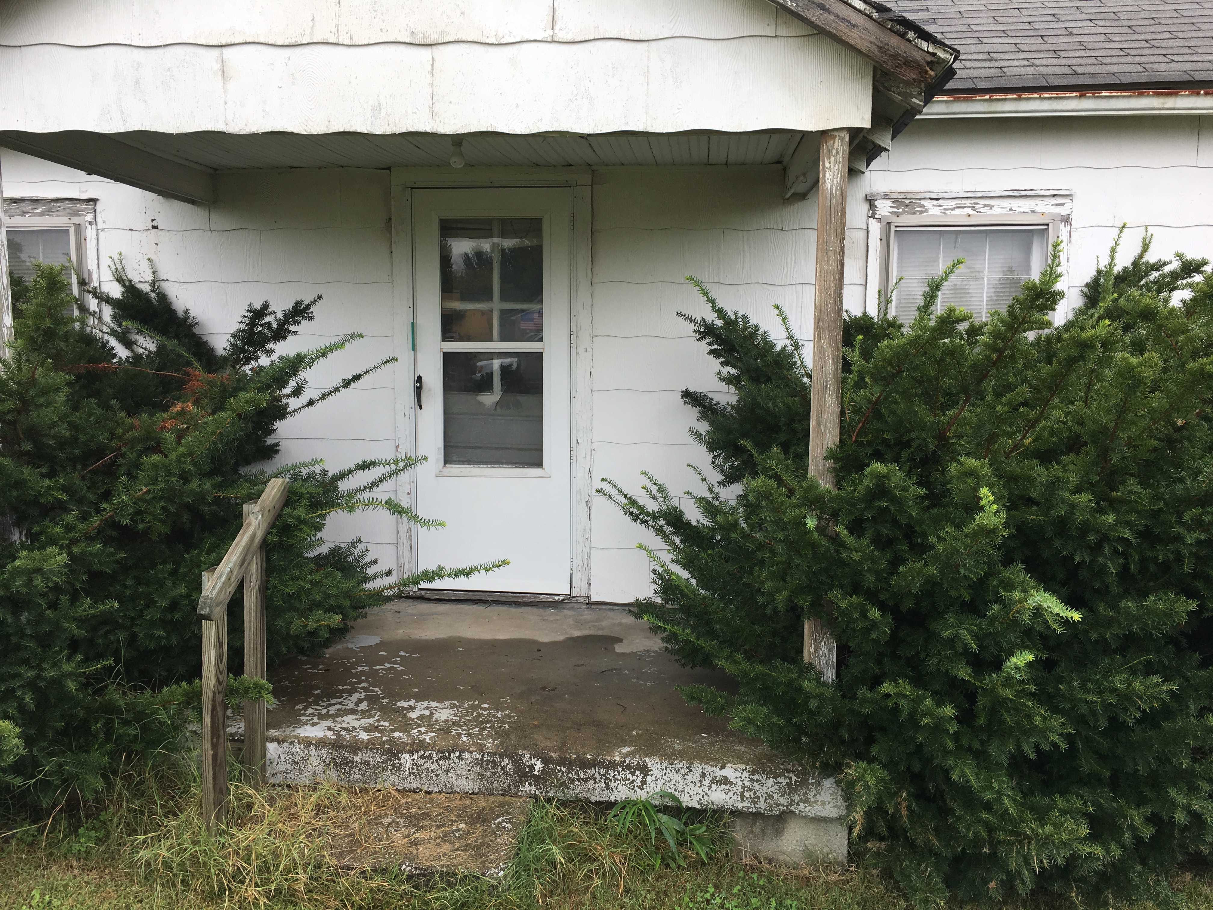 Absolute Auction 1860 S. Dixie Hwy Radcliff KY Auctions