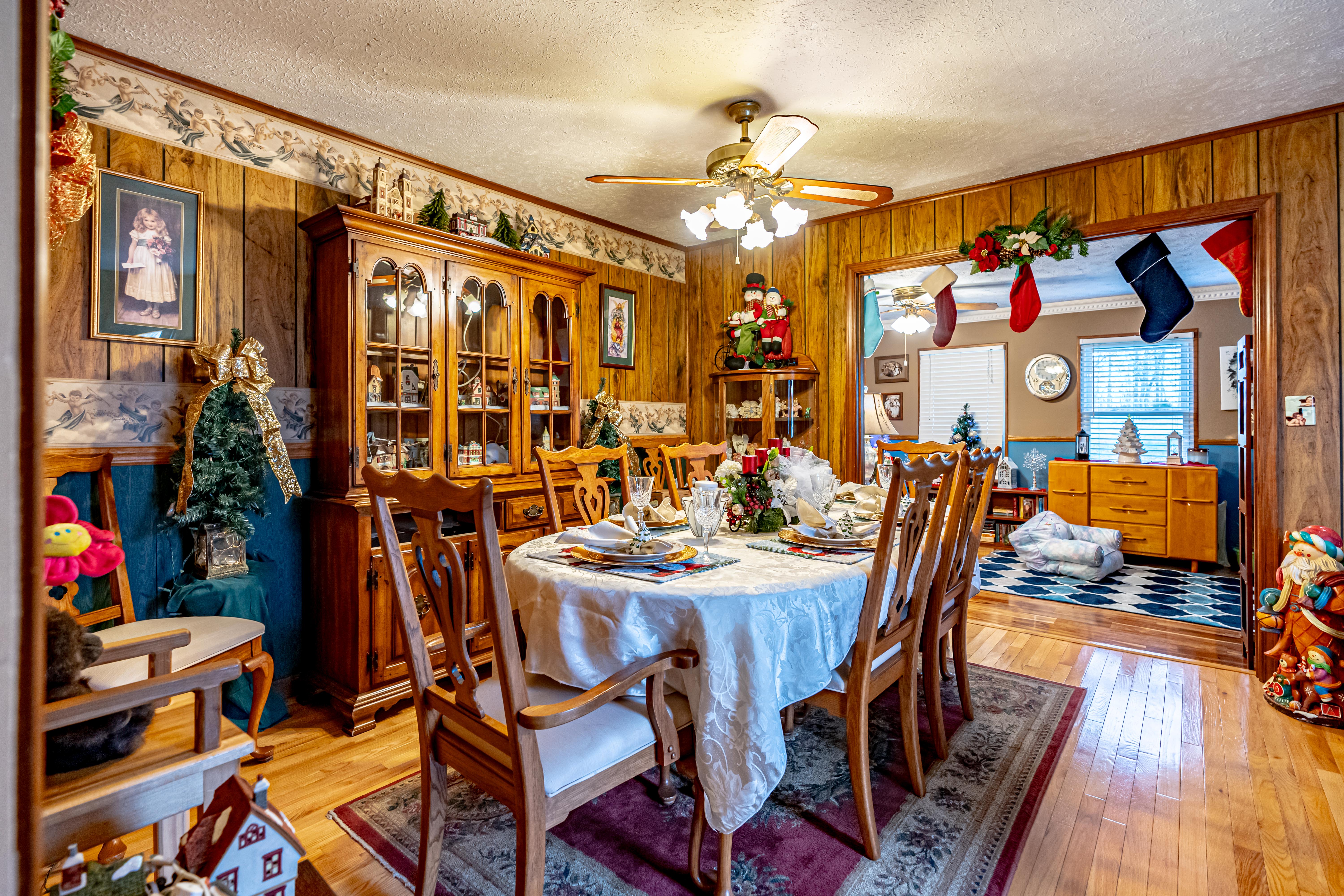 Auction 1047 Phelps Johnson Rd Saturday, July 25th 1000 am CDT