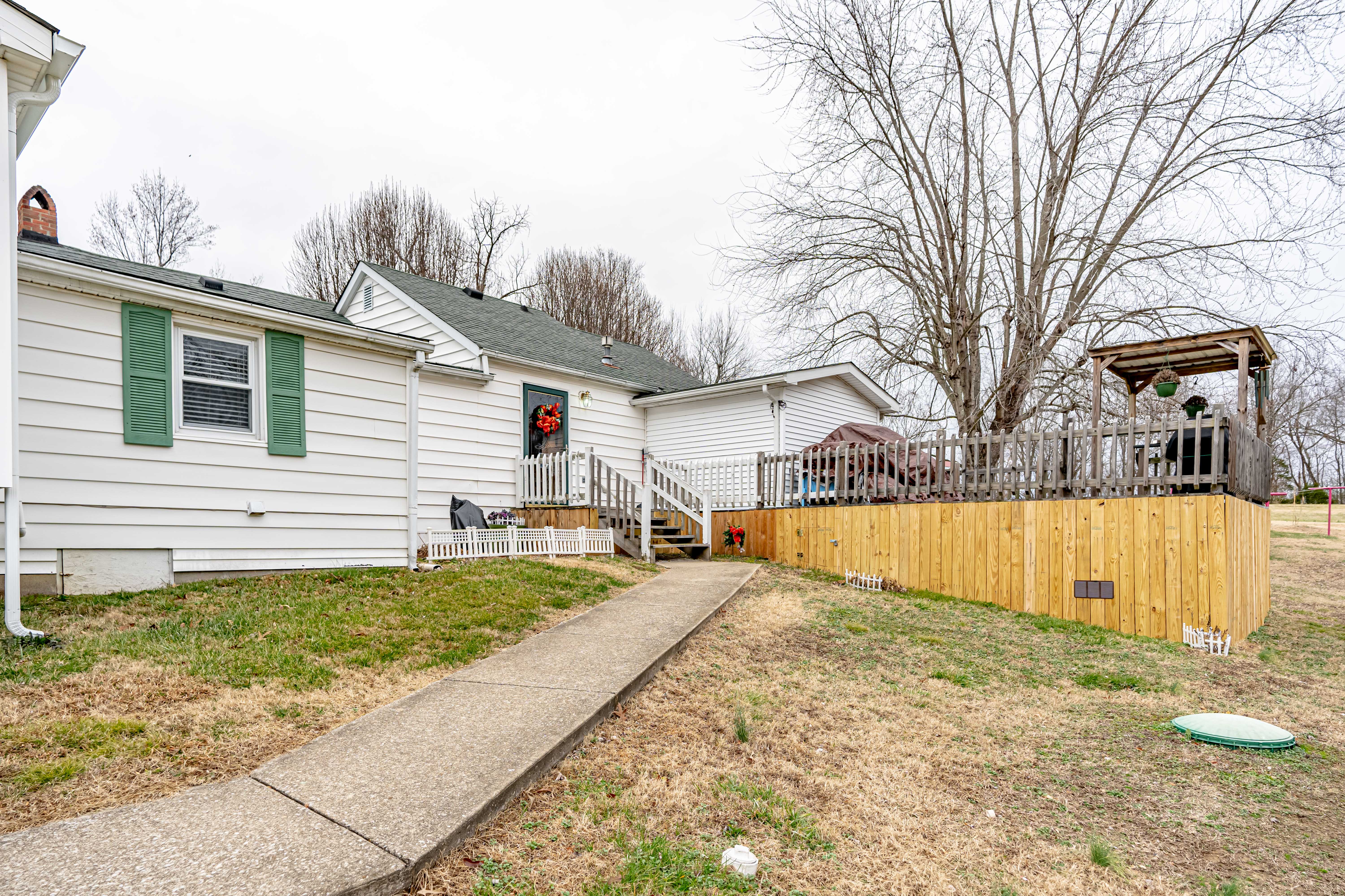 Auction 1047 Phelps Johnson Rd Saturday, July 25th 1000 am CDT