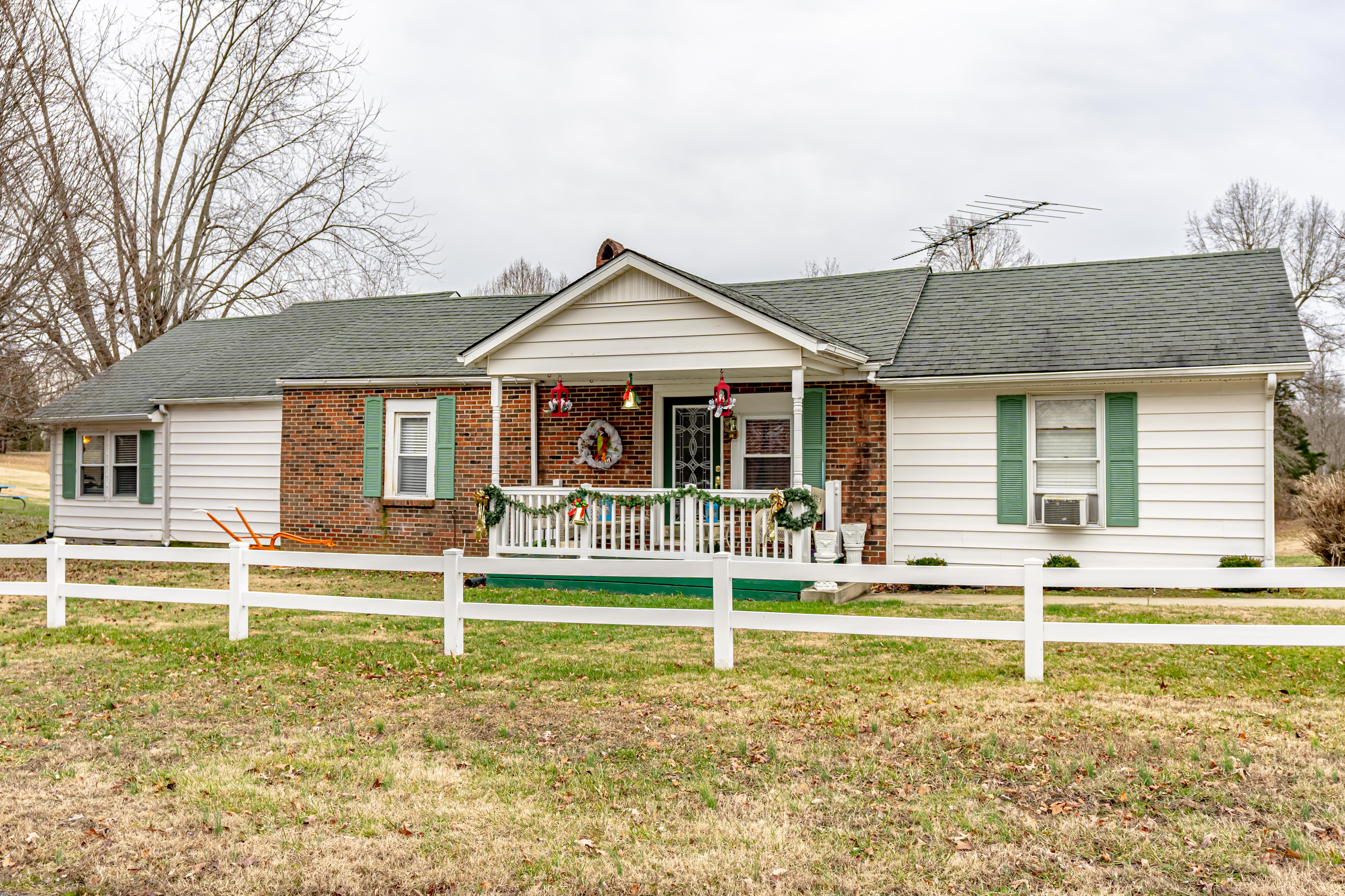 Auction 1047 Phelps Johnson Rd Saturday, July 25th 1000 am CDT