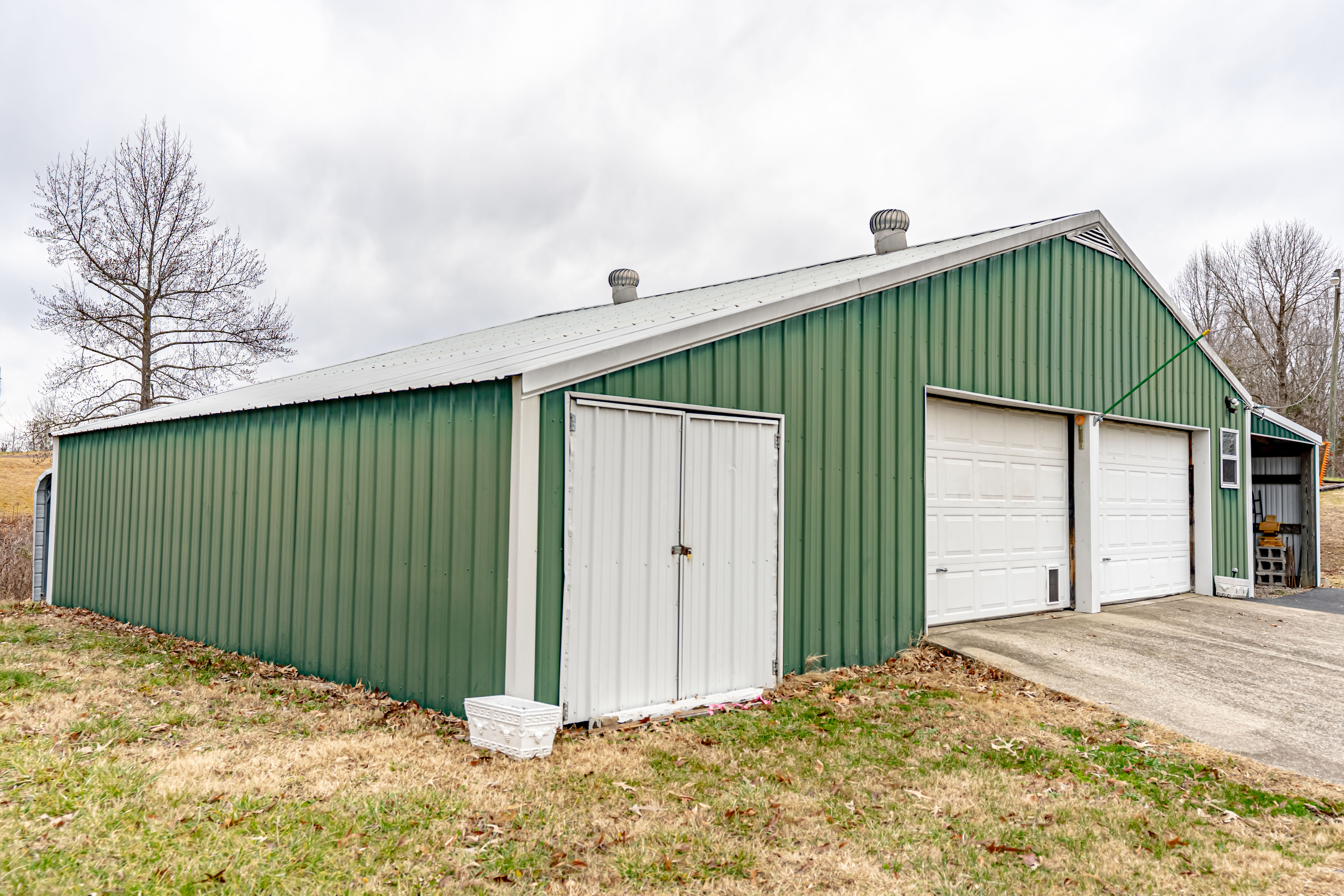 Auction 1047 Phelps Johnson Rd Saturday, July 25th 1000 am CDT