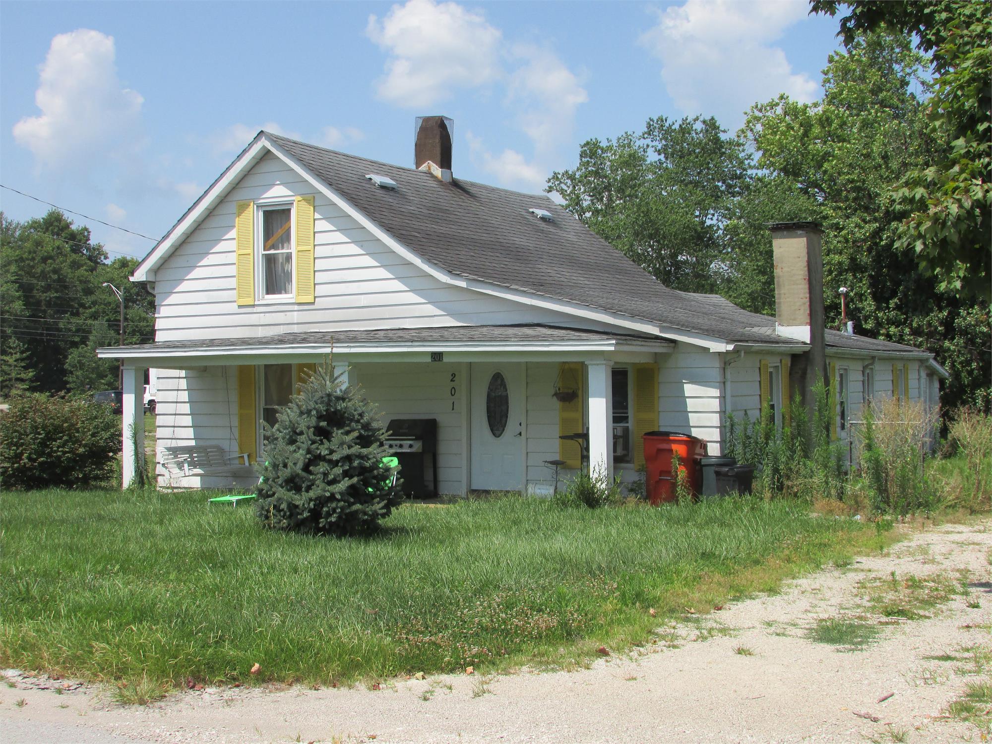 Auction CANCELLED Home in Downtown Cecilia Sunday, December 17th