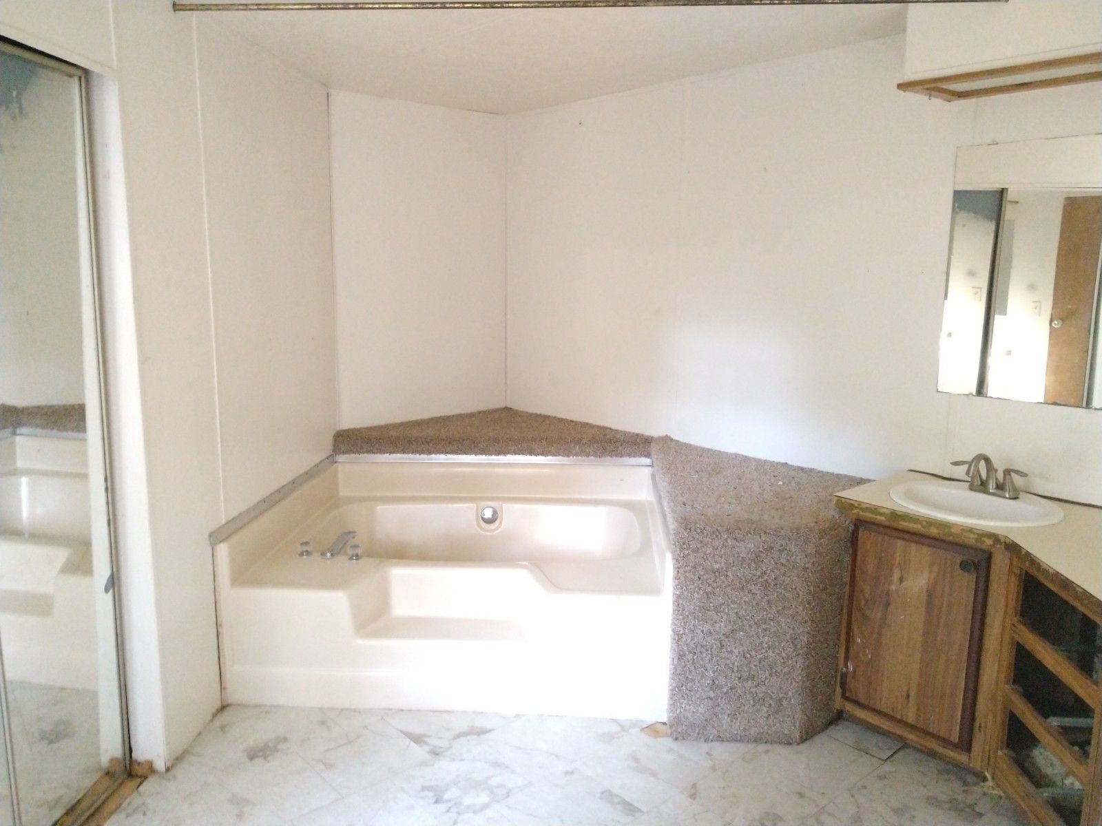 Online Auction Manufactured Home 5608 Stephens Road, Oakwood, GA CWS