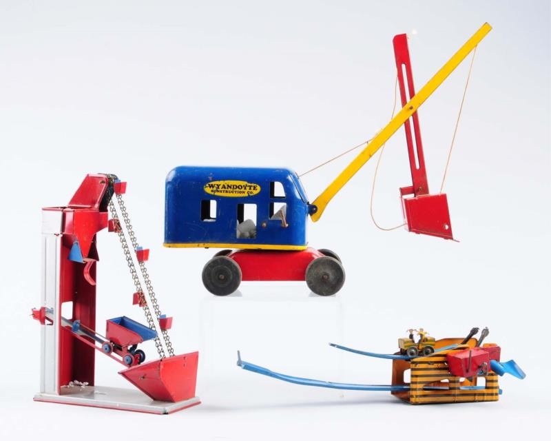 Lot Detail LOT OF 3 TIN TOYS.