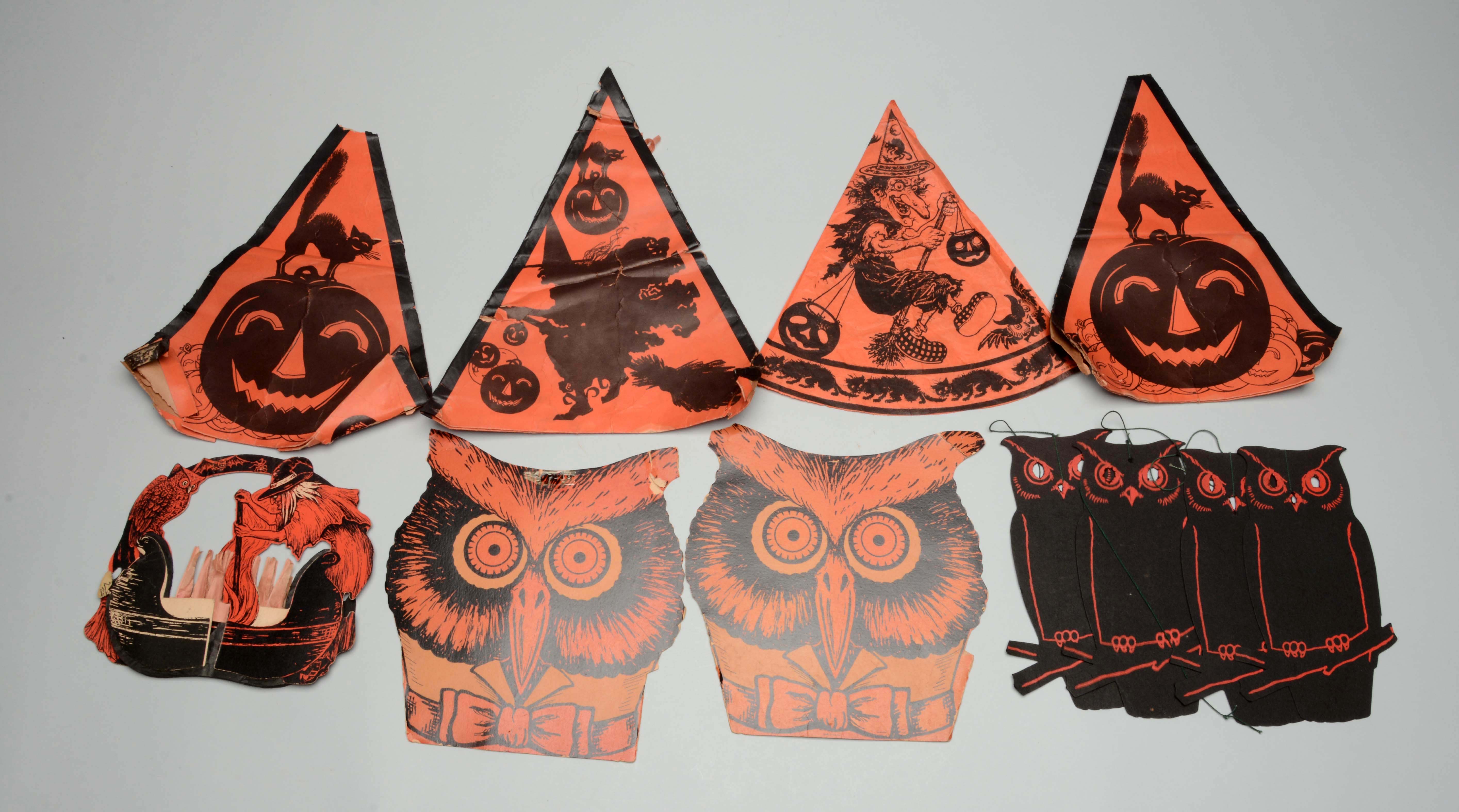 Lot Detail LOT OF VINTAGE HALLOWEEN PAPER DECORATIONS.