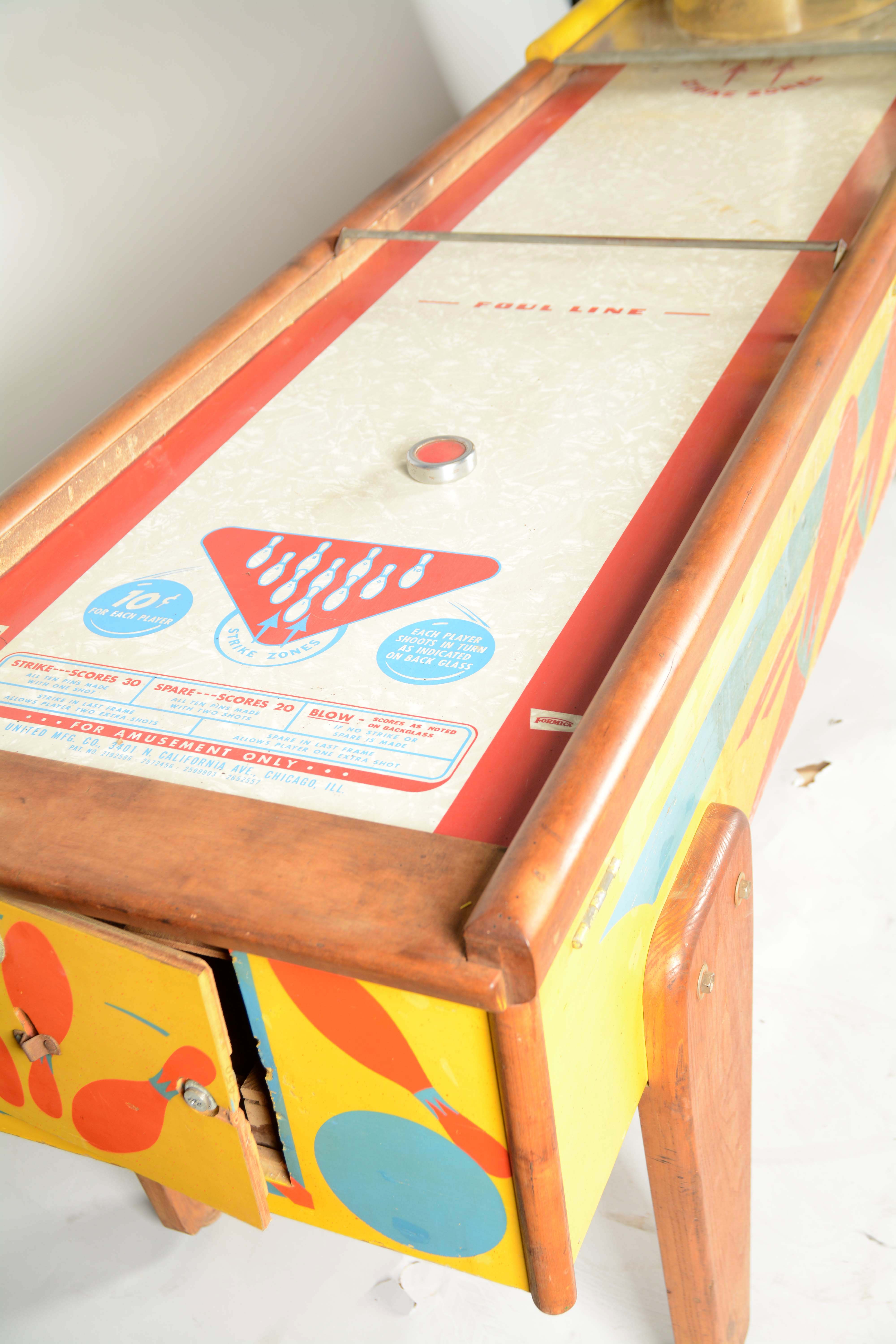 Lot Detail 10¢ UNITED MFG. CO. YANKEE SHUFFLE ALLEY BOWLING ARCADE