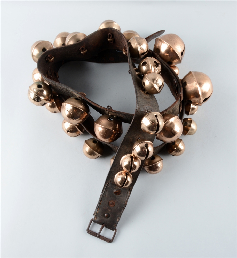 Lot Detail SET OF ANTIQUE BRASS SLEIGH BELLS.