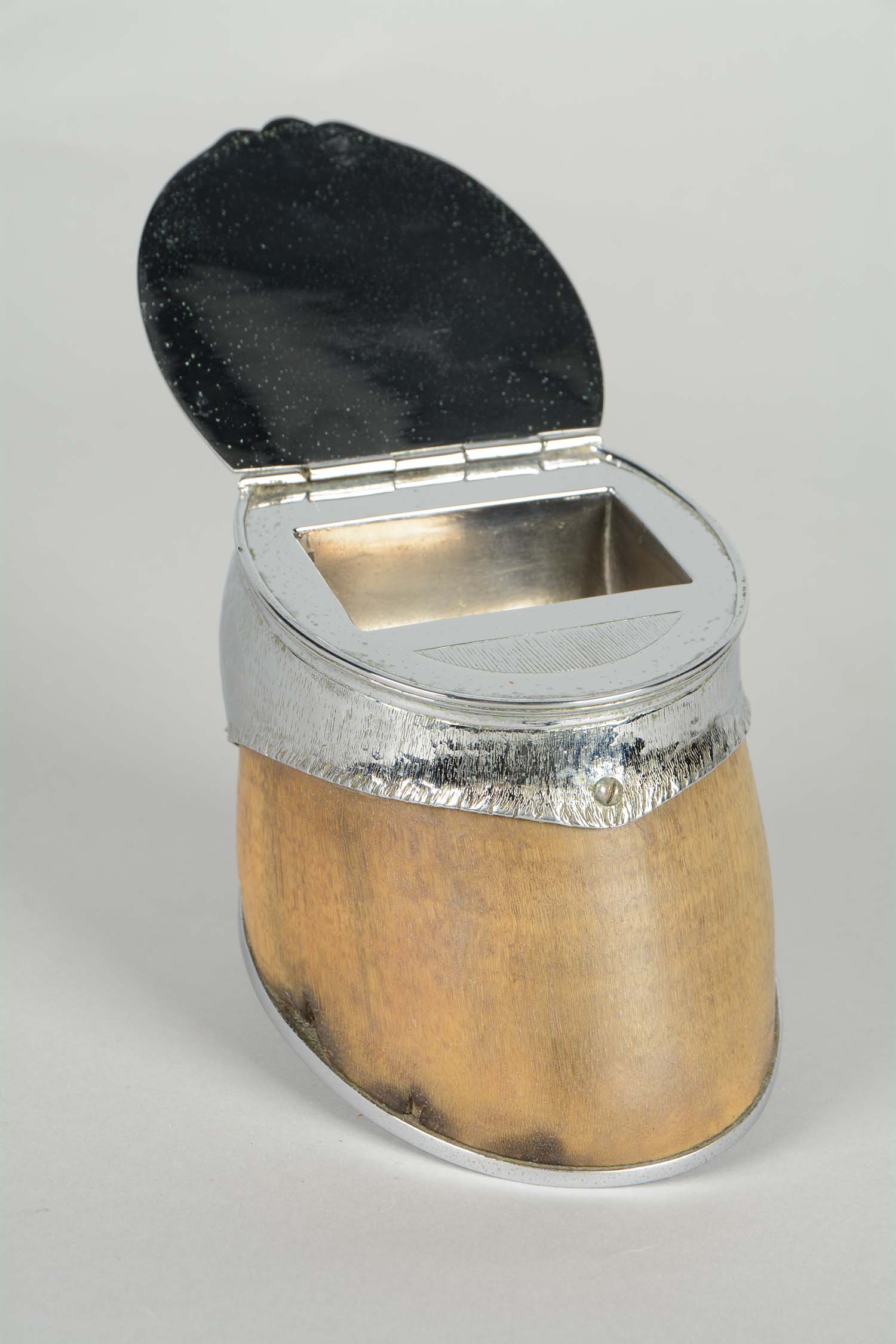 Lot Detail HORSE HOOF MATCH HOLDER.