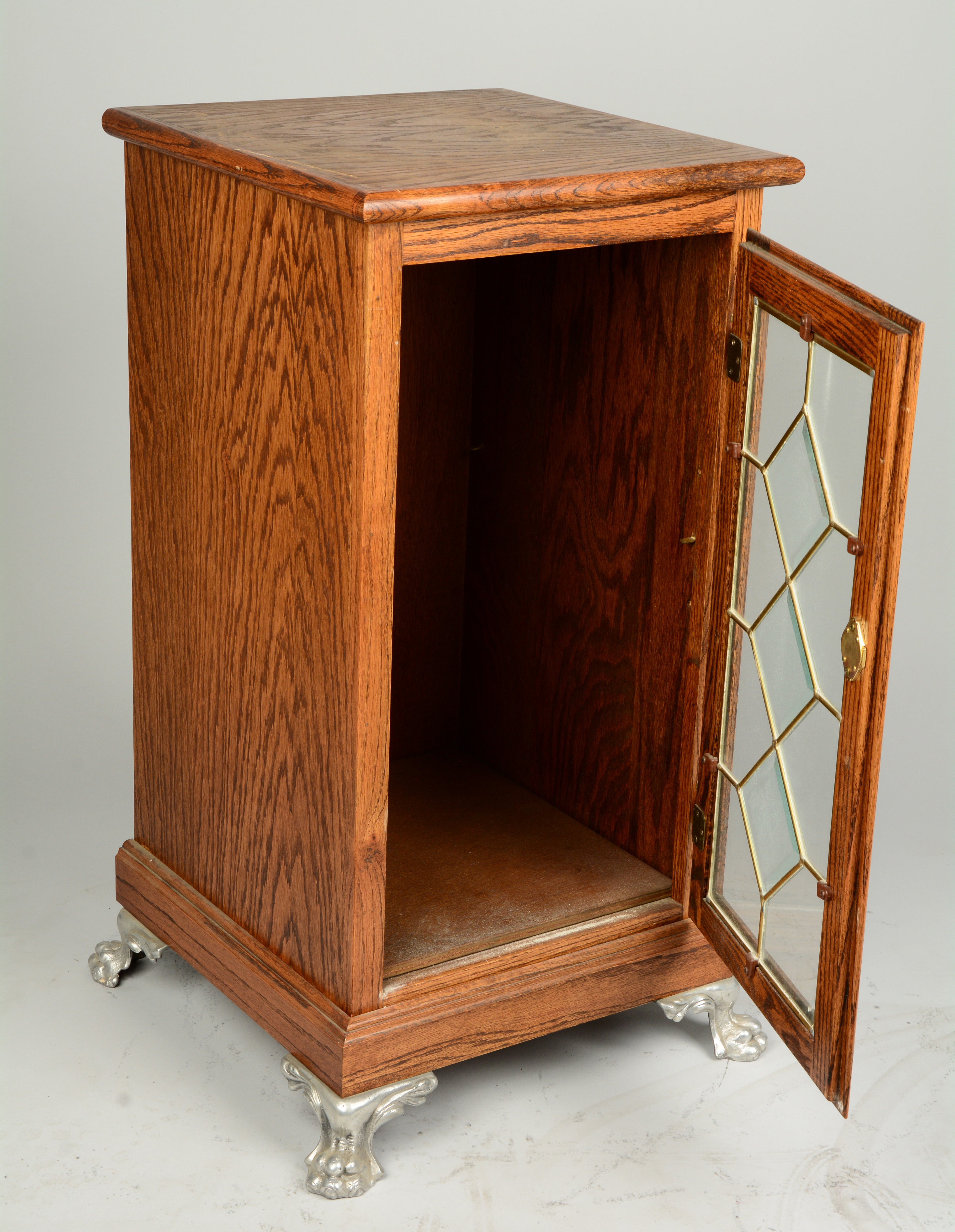 Lot Detail OAK WOOD SLOT MACHINE STAND.