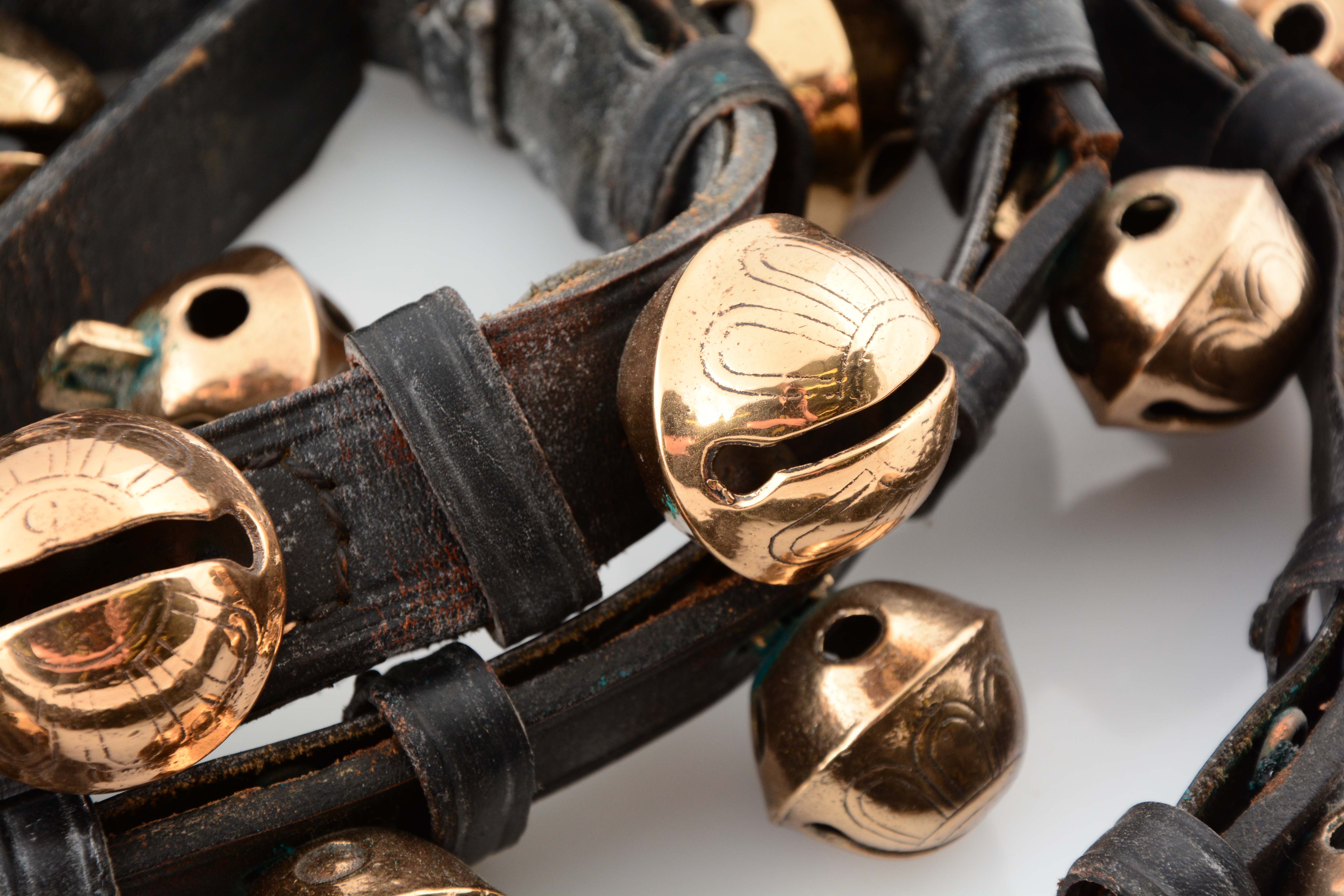 Lot Detail SET OF ANTIQUE BRASS SLEIGH BELLS.