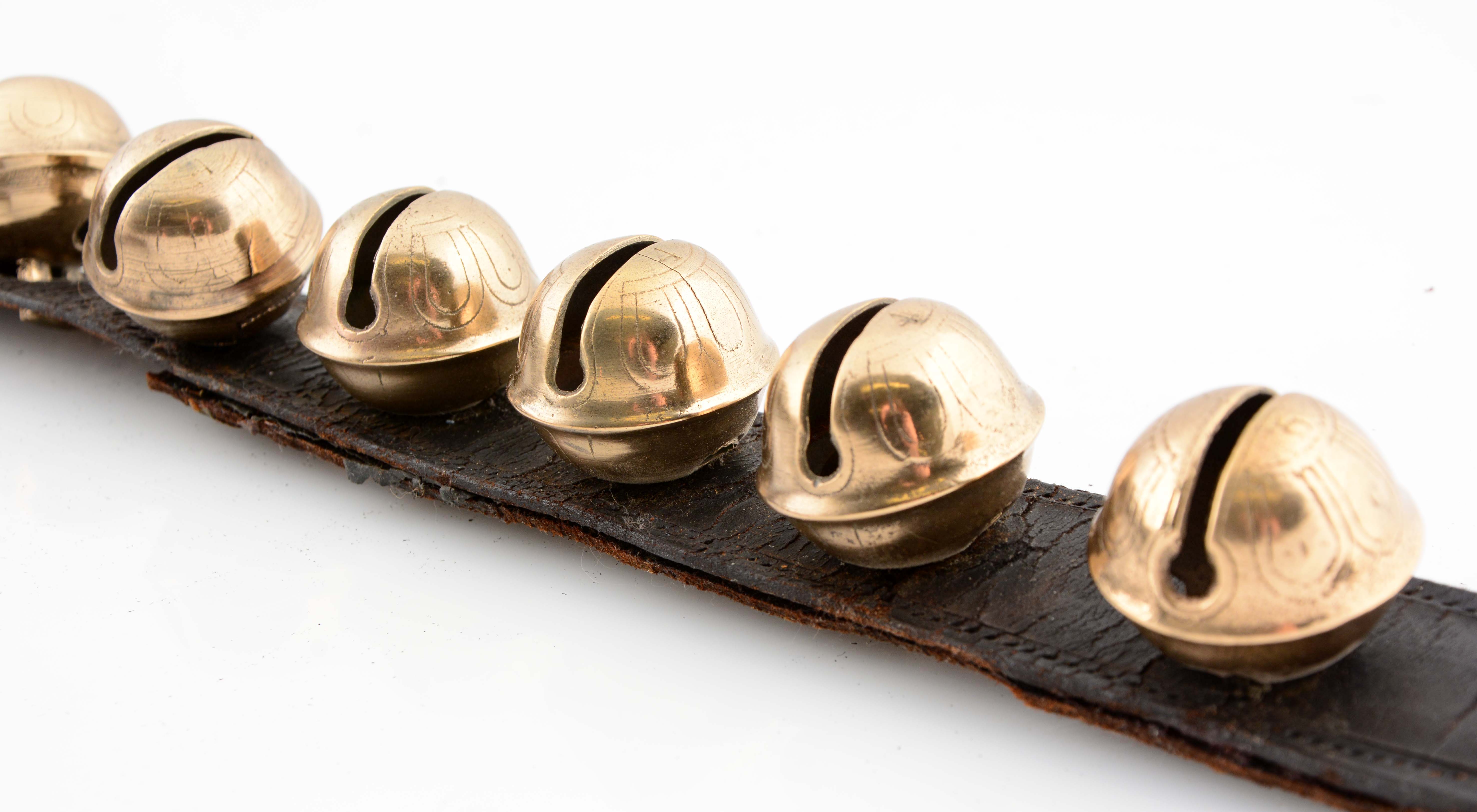 Lot Detail SET OF ANTIQUE BRASS SLEIGH BELLS.