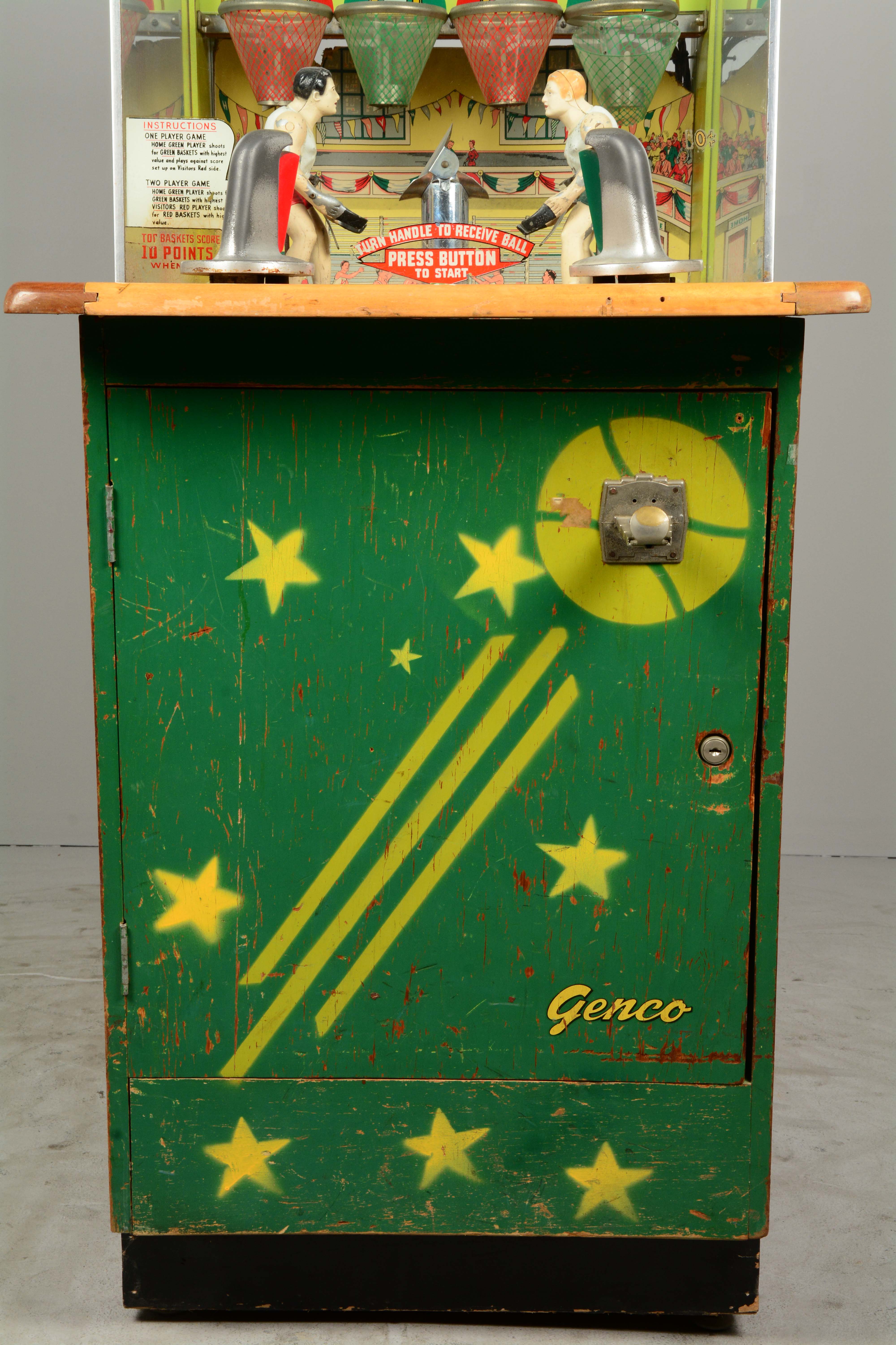 Lot Detail GENCO TWO PLAYER BASKETBALL FLOOR MODEL ARCADE MACHINE.