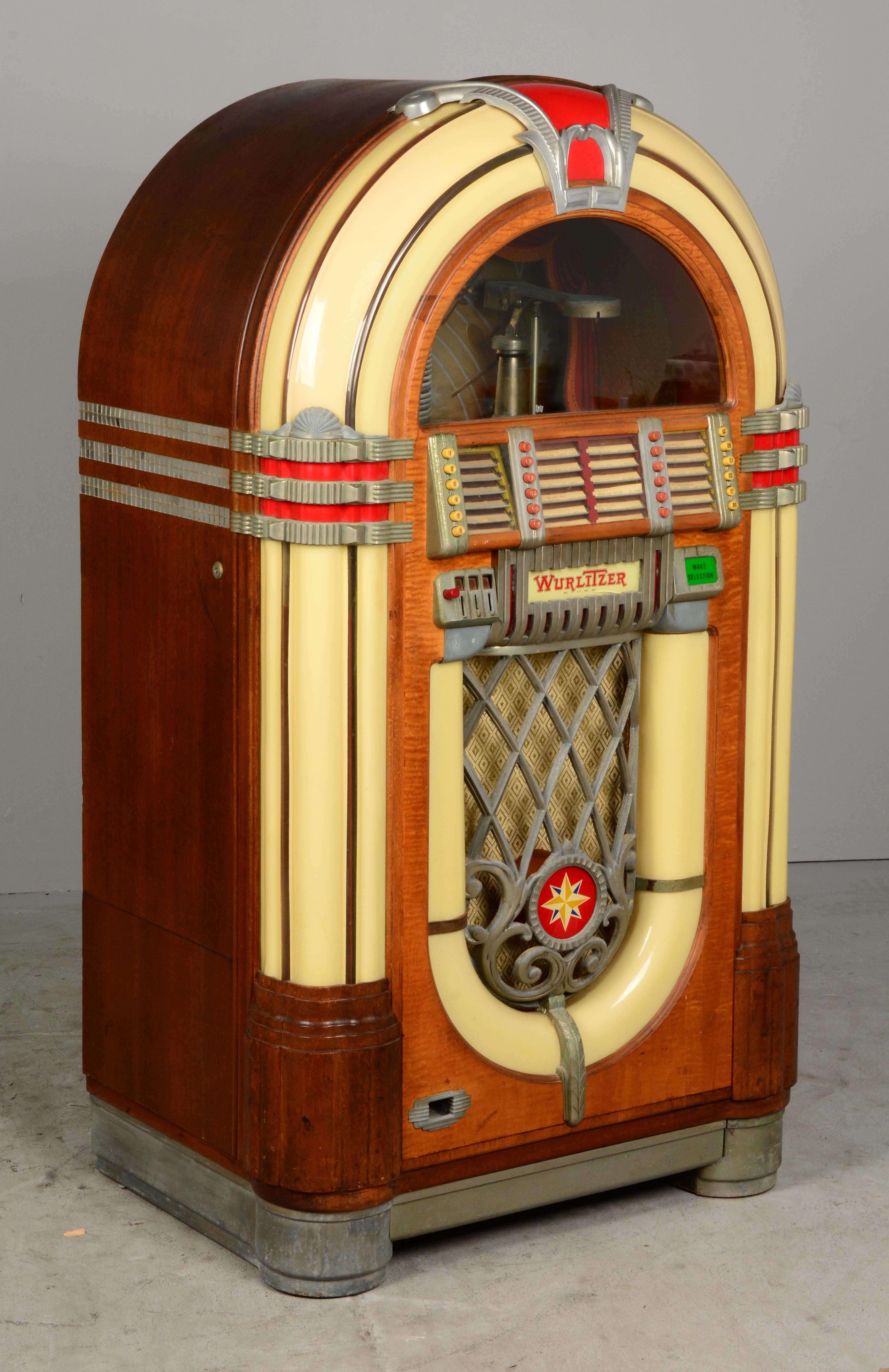 Lot Detail MULTICOIN WURLITZER MODEL 1015 JUKEBOX.