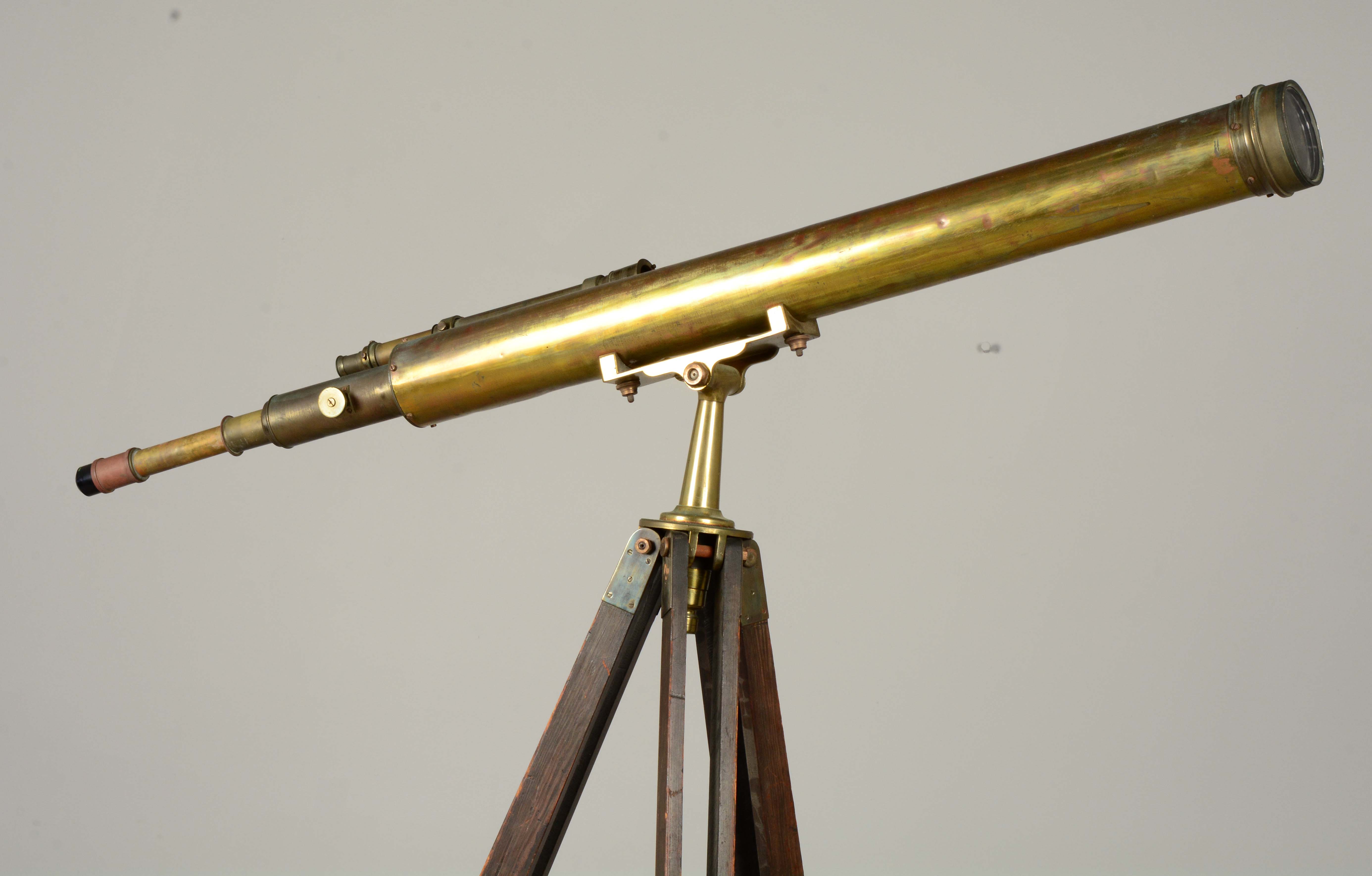 Lot Detail BRASS NEWTONIAN TELESCOPE.
