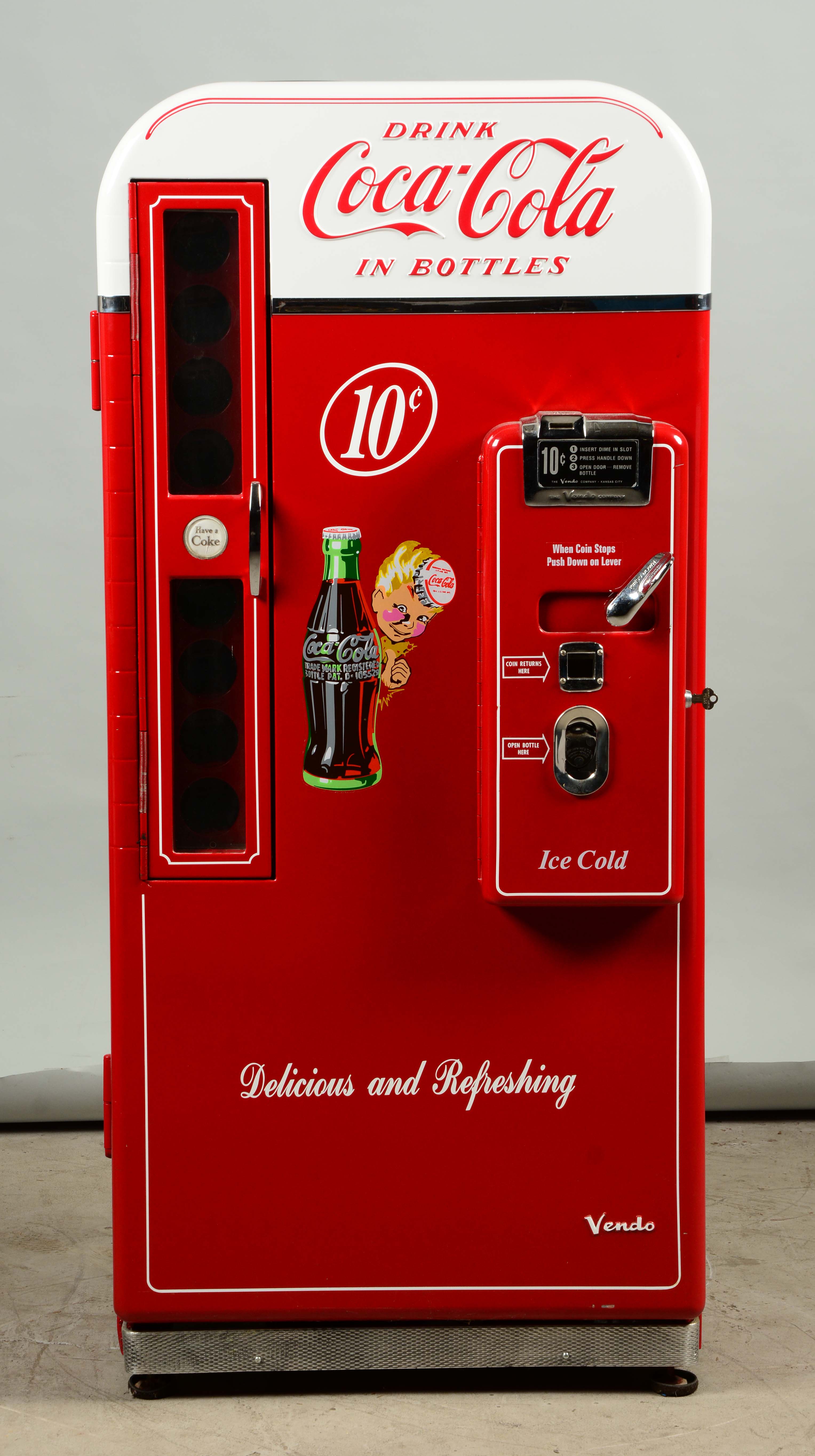 Lot Detail 10¢ VENDO H81B COCACOLA VENDING MACHINE.
