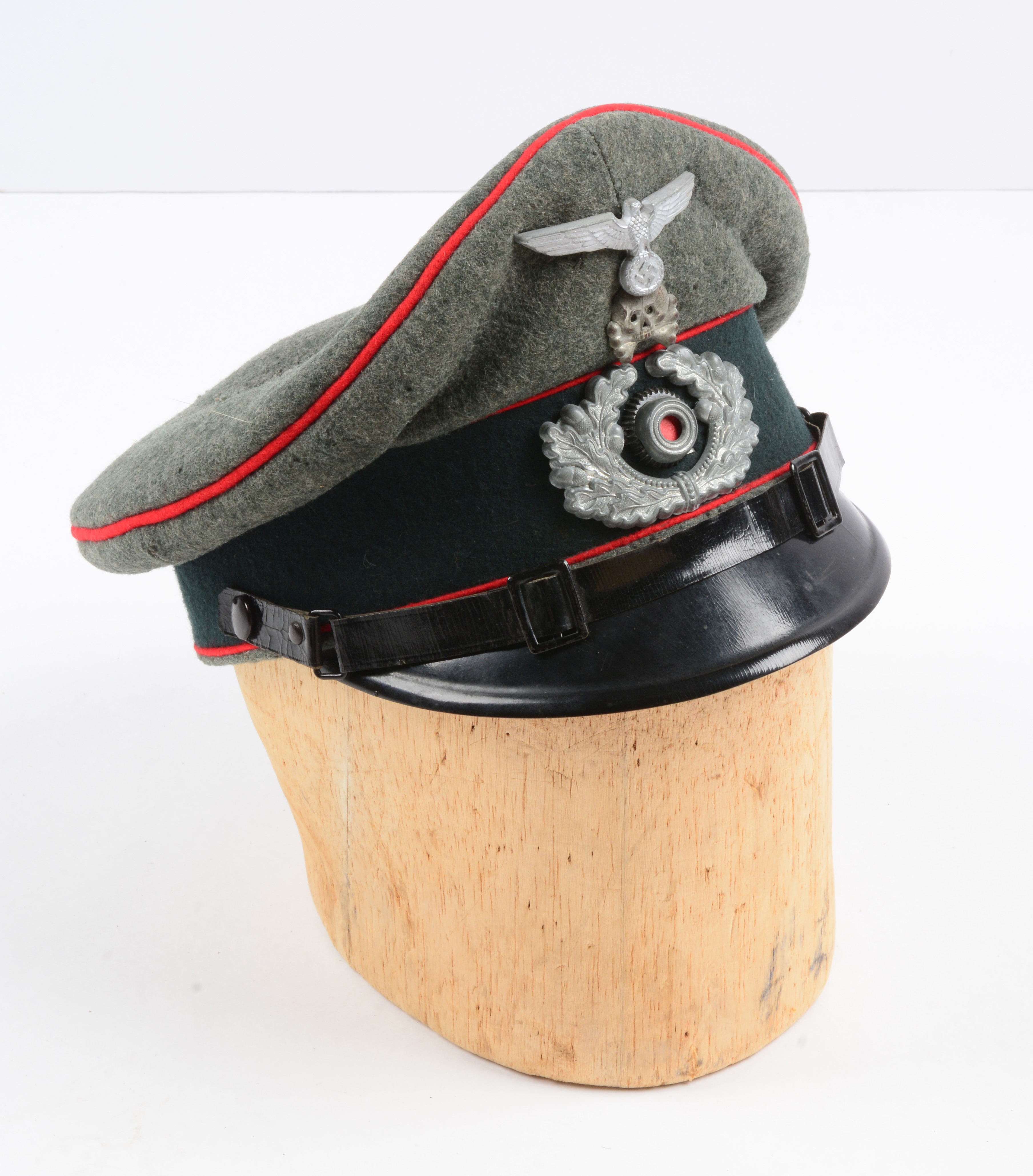 Lot Detail GERMAN WORLD WAR II ARTILLERY ENLISTED VISOR CAP.
