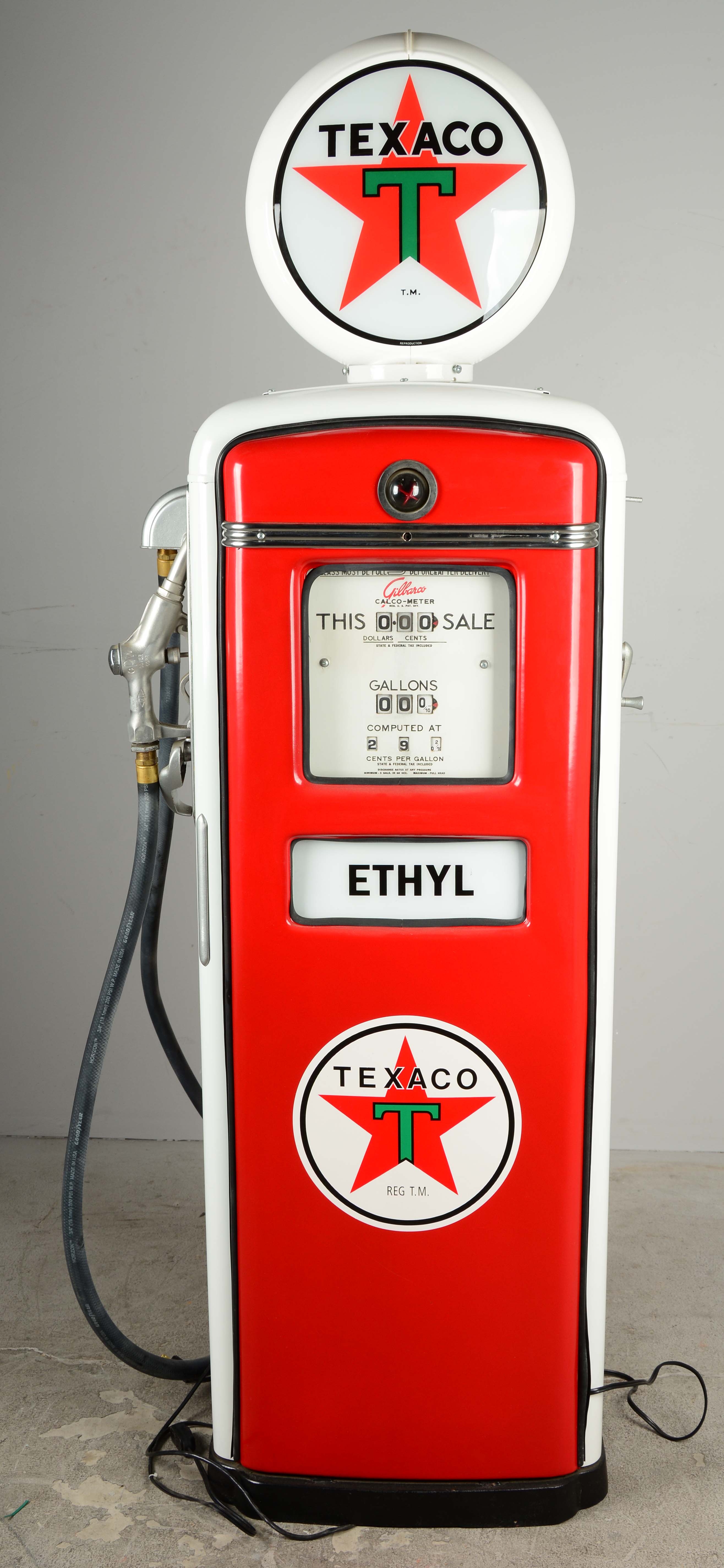 Lot Detail RESTORED 1953 TEXACO GILBARCO GAS PUMP.